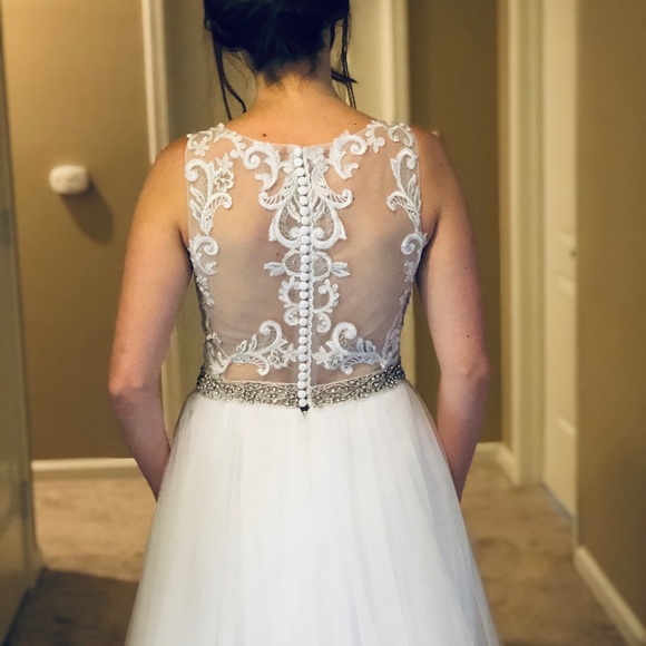 Wedding Dress - Picture 4 of 6